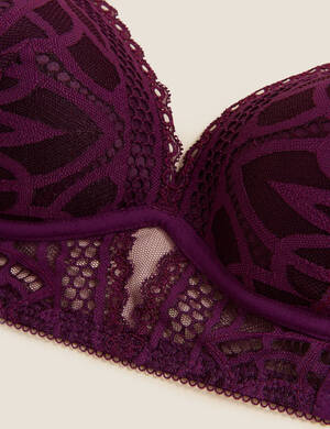 marksandspencer AW22 BOUTIQUE T817759L vyztuzena dekoltova podprsenka s krajkou bez kostic 599Kc-detail.jpg